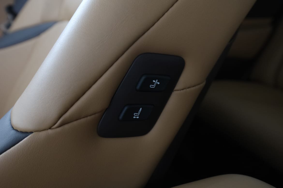Vehicle Image 36