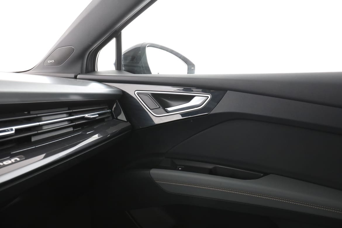 Vehicle Image 36