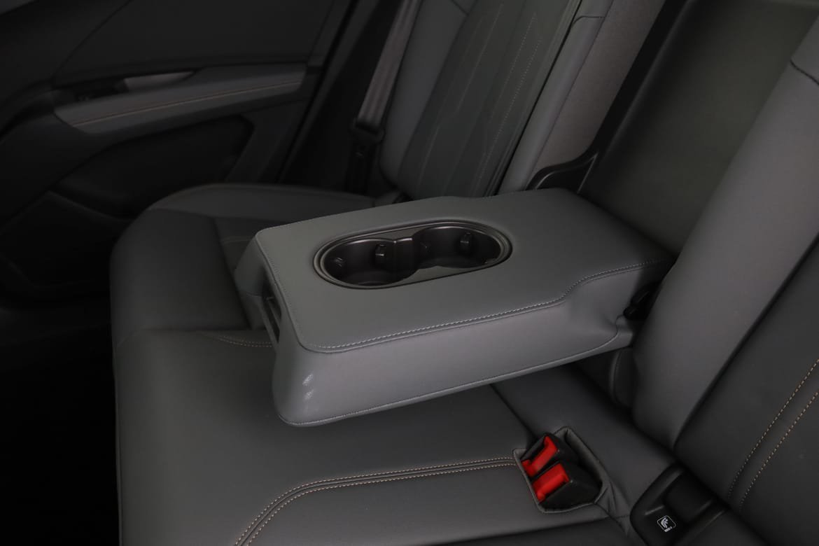 Vehicle Image 37