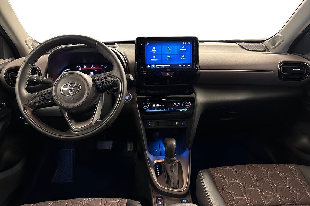 Vehicle Image 9