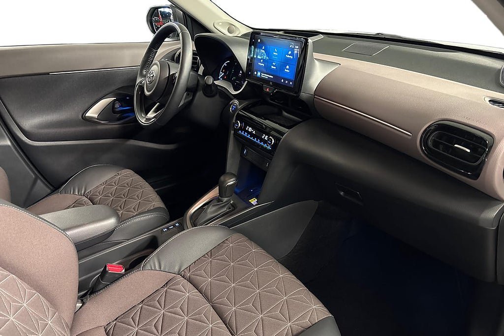Vehicle Image 10