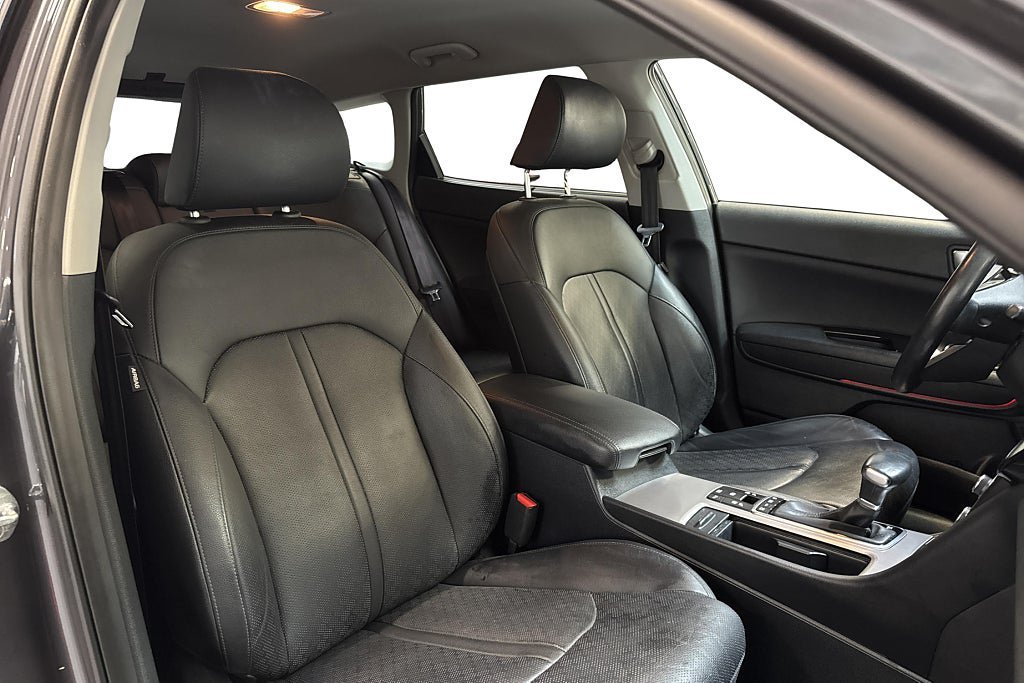 Vehicle Image 13