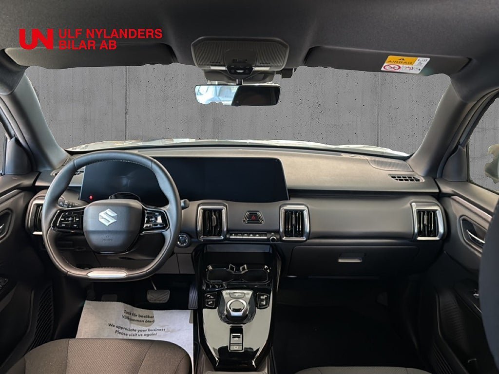 Vehicle Image 12