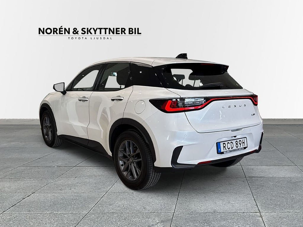 Vehicle Image 7