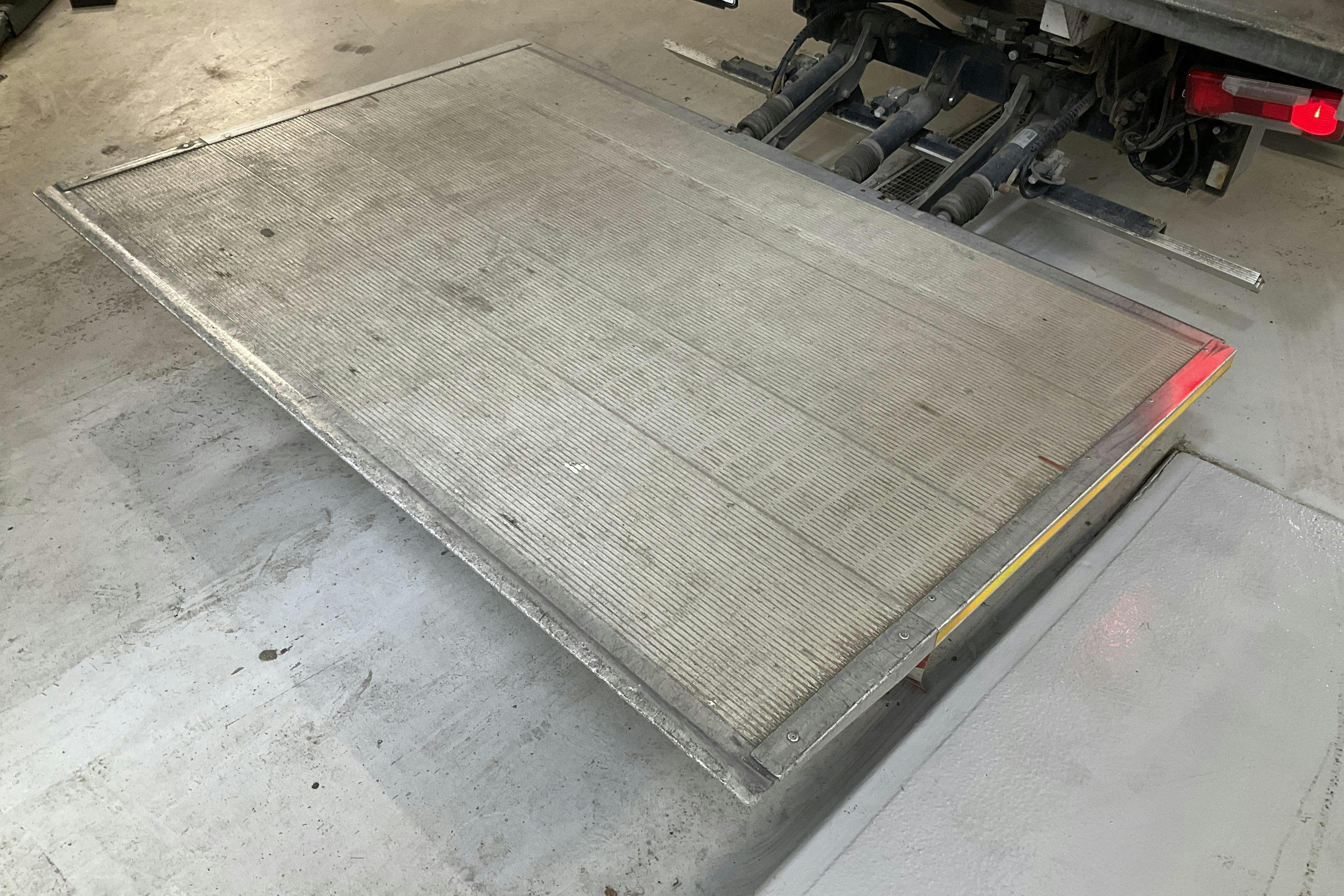 Vehicle Image 14
