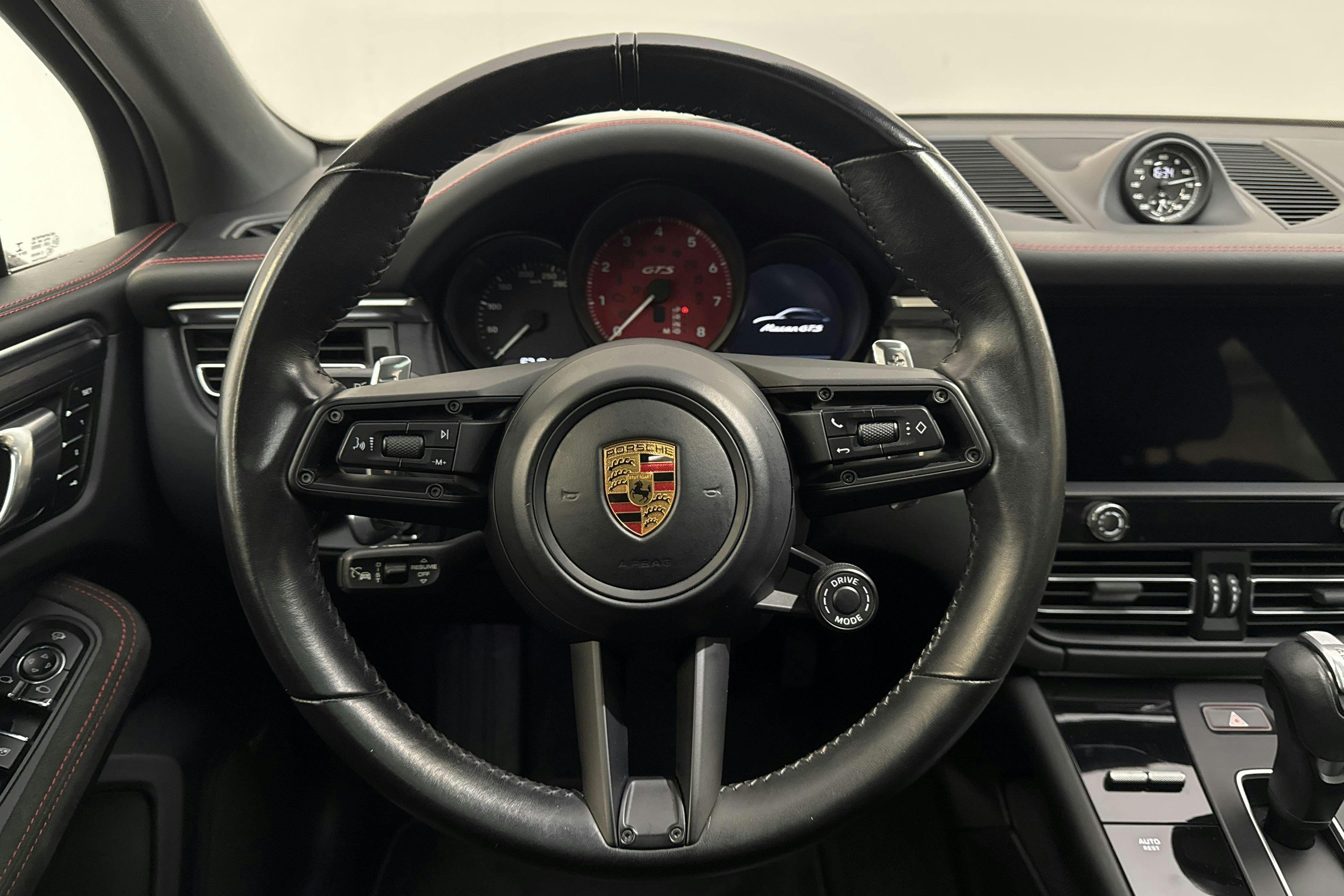 Vehicle Image 14