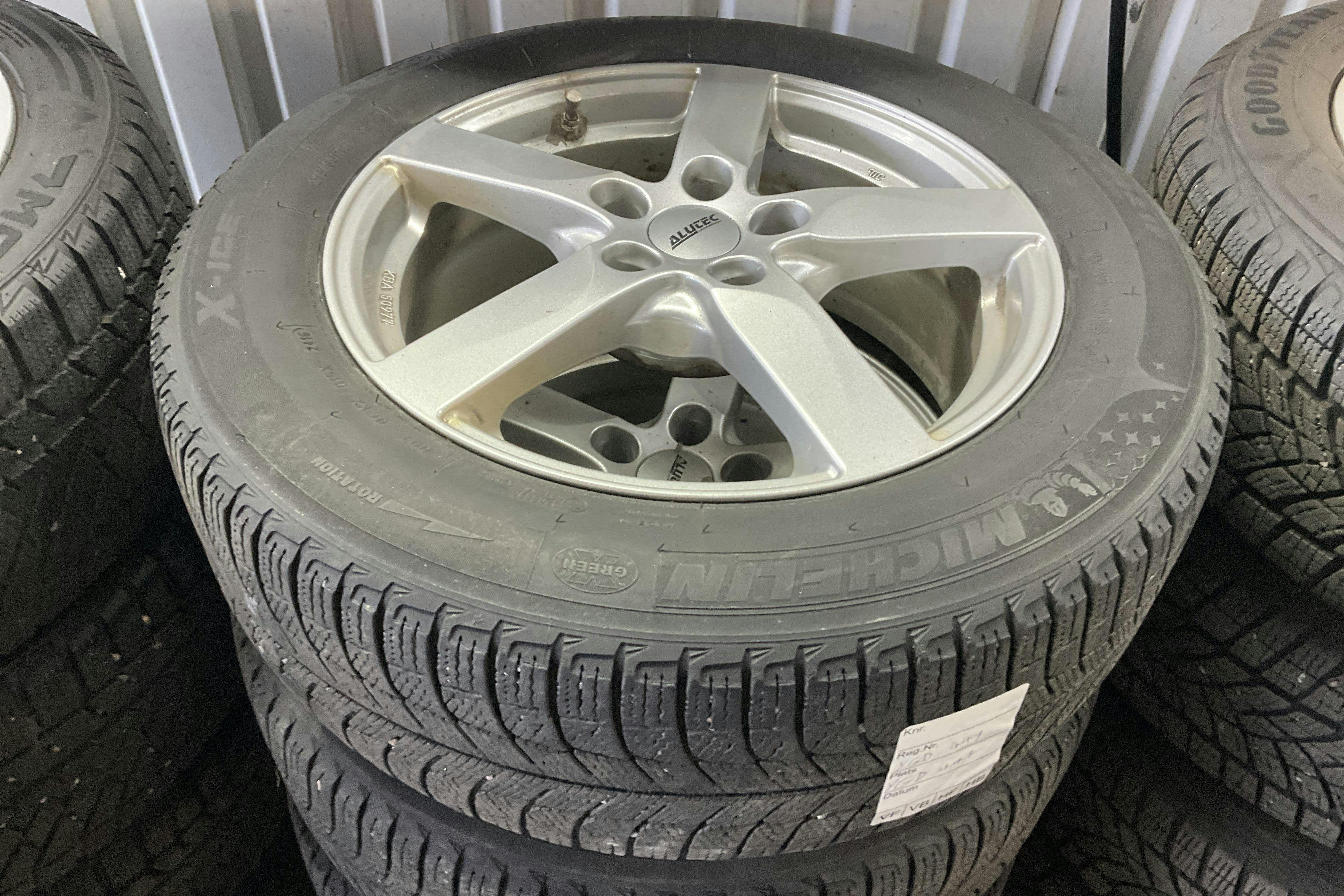 Vehicle Image 14