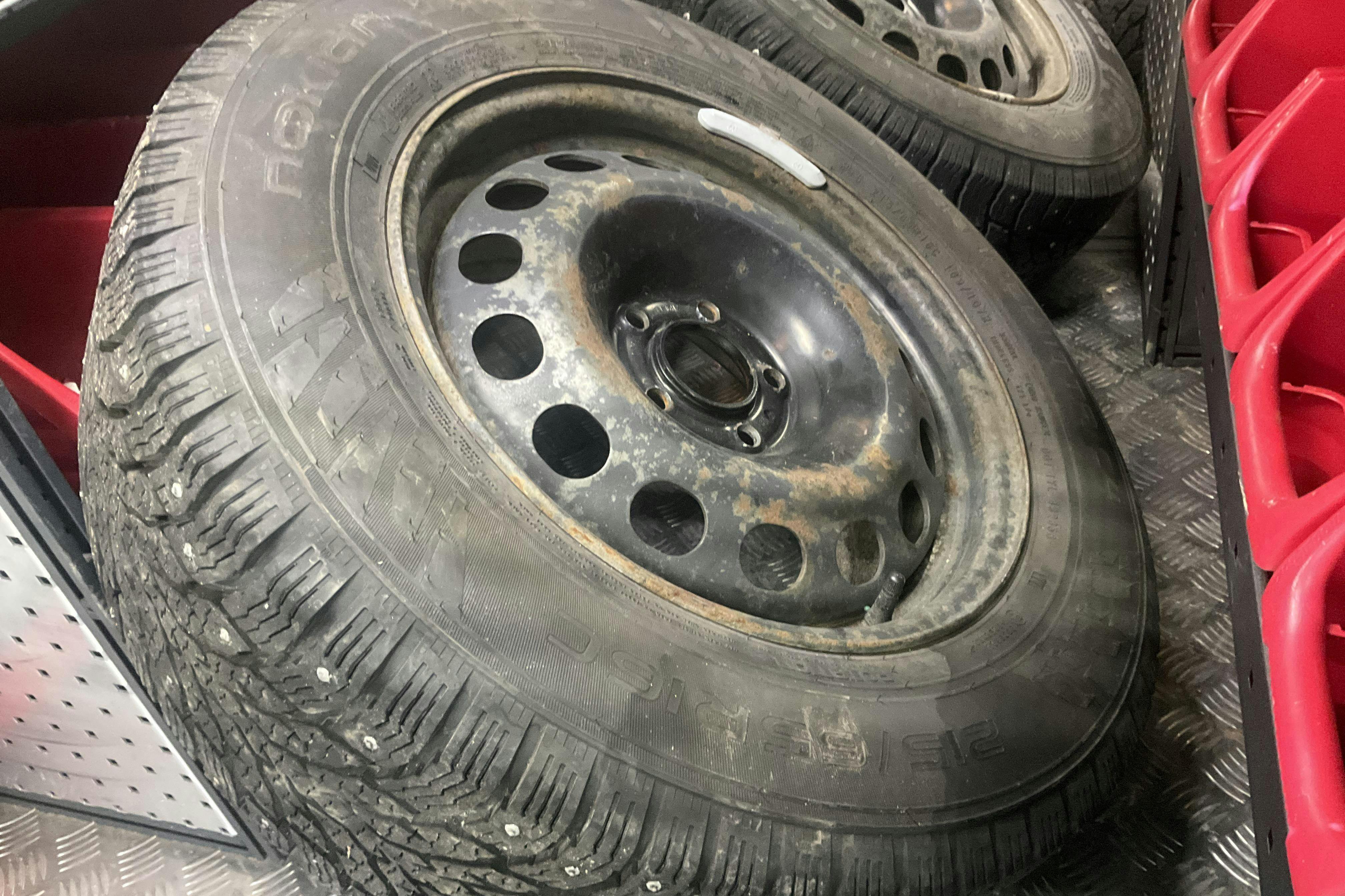 Vehicle Image 15