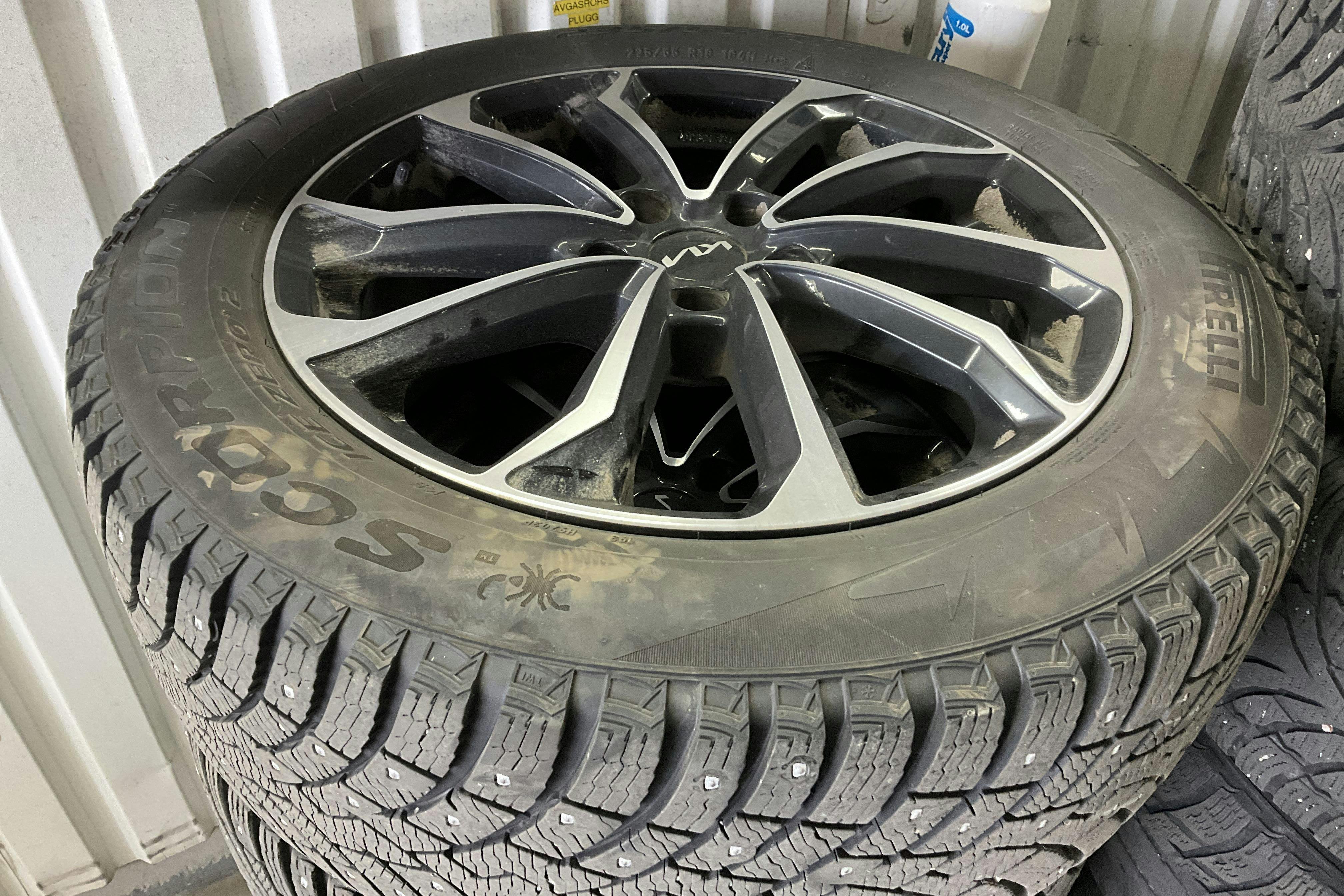 Vehicle Image 15