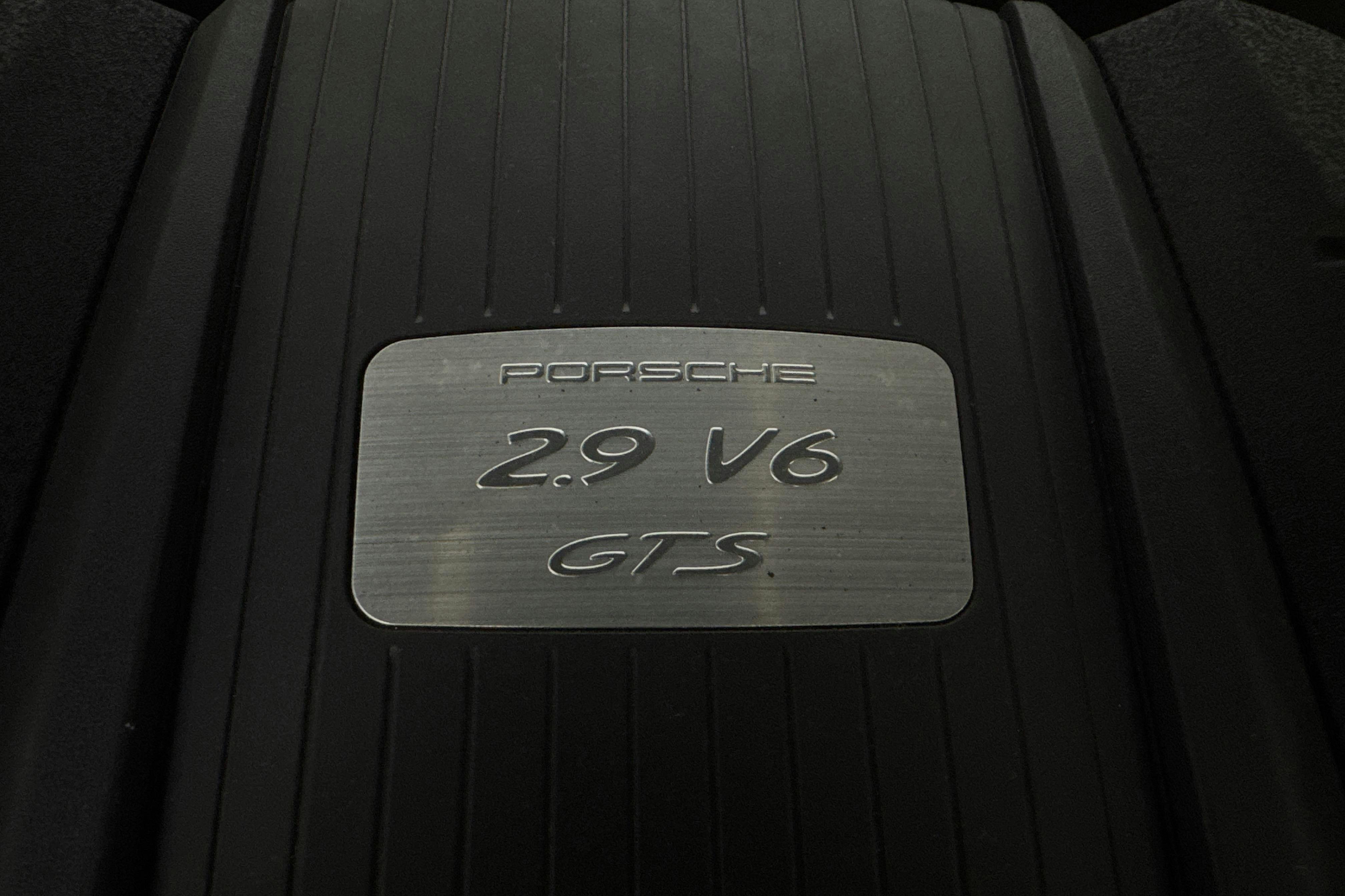 Vehicle Image 18