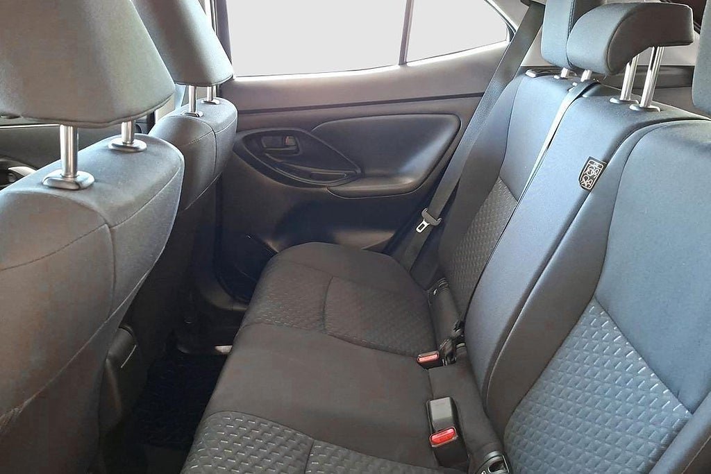 Vehicle Image 9