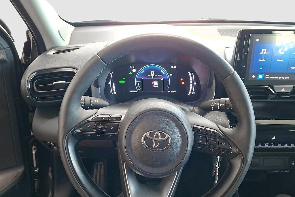 Vehicle Image 11