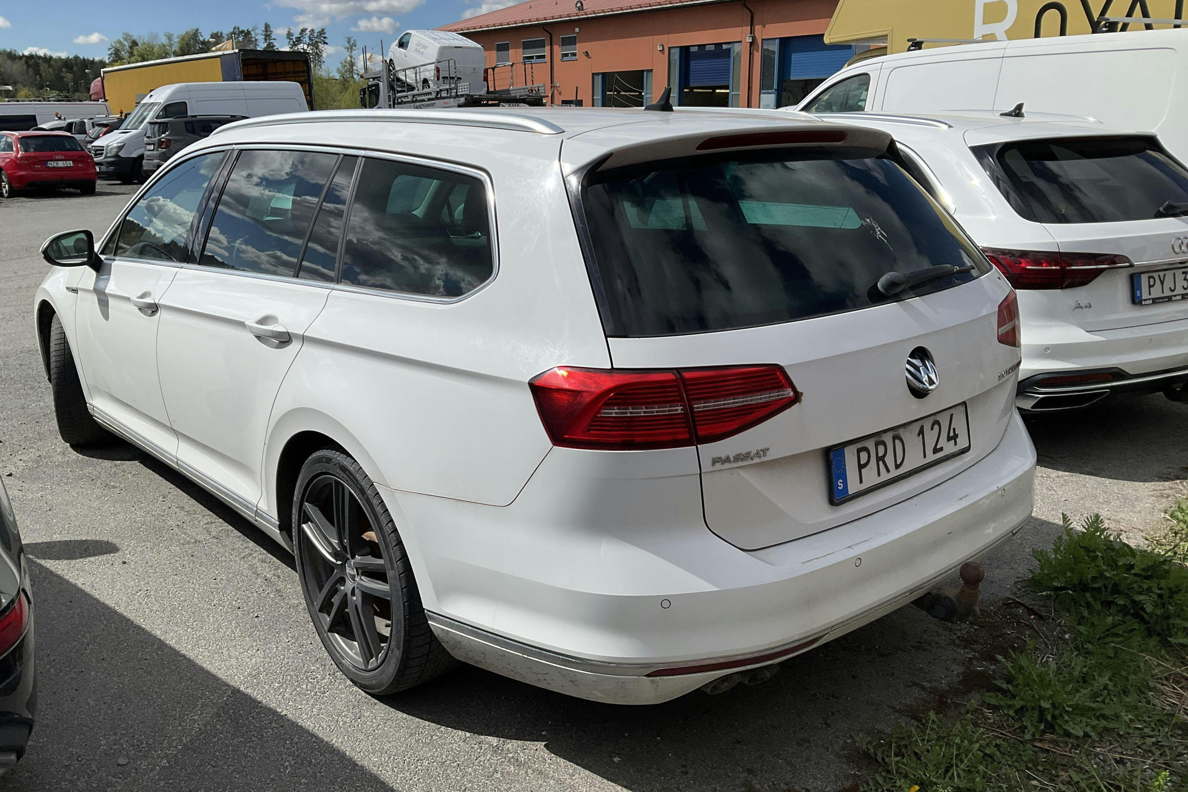 Vehicle Image 4