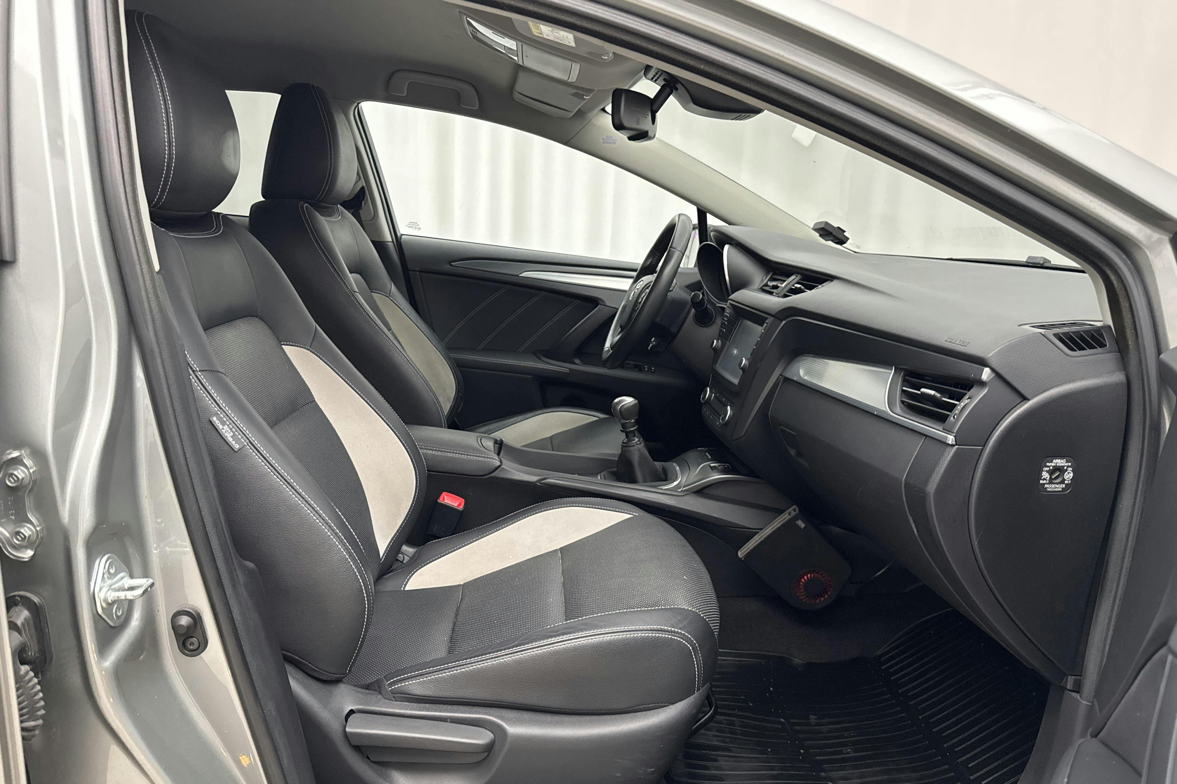 Vehicle Image 7