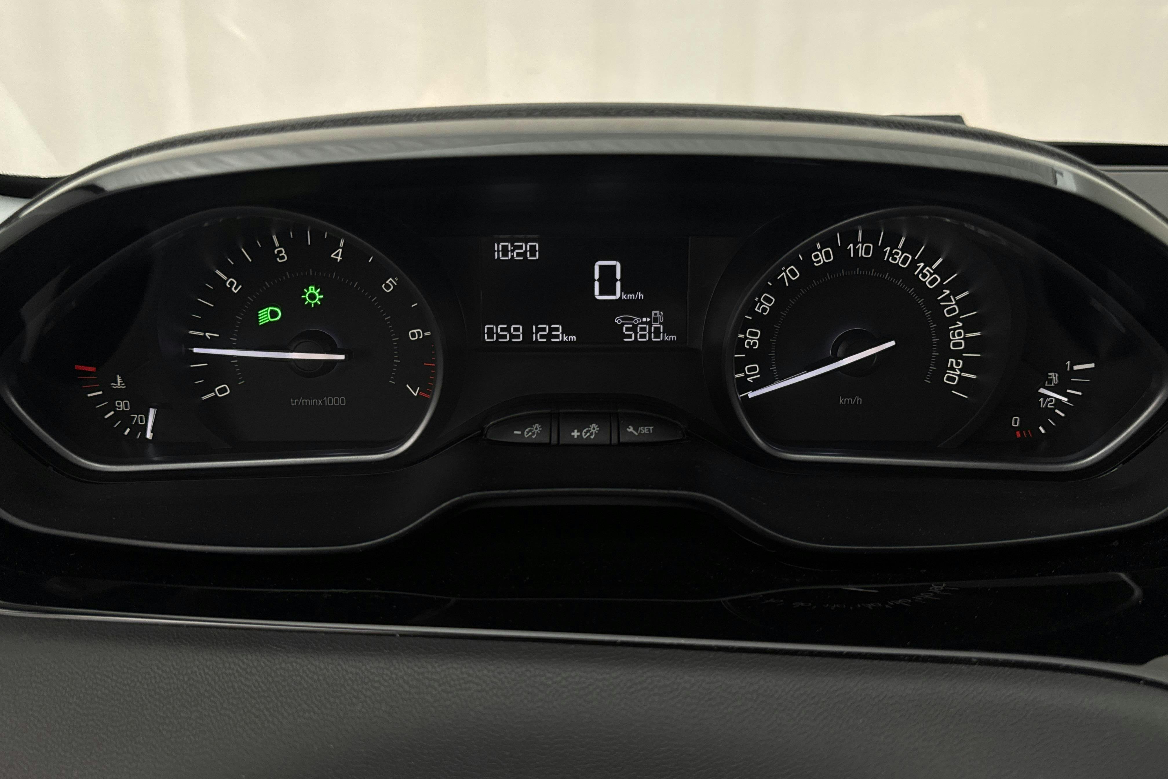 Vehicle Image 10