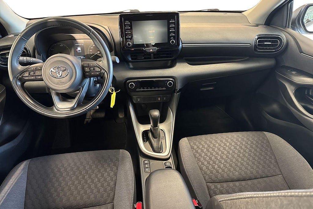Vehicle Image 10