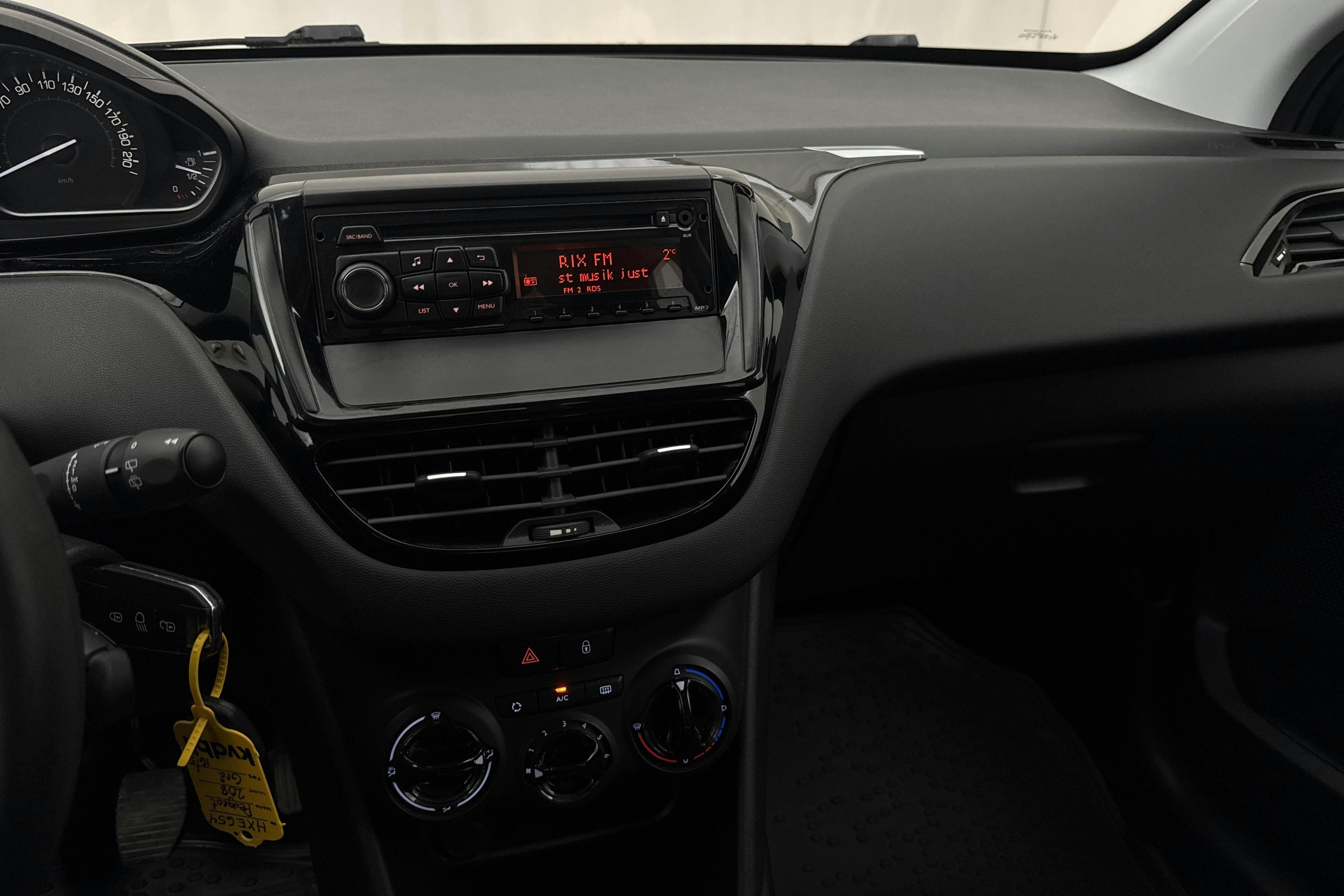 Vehicle Image 13