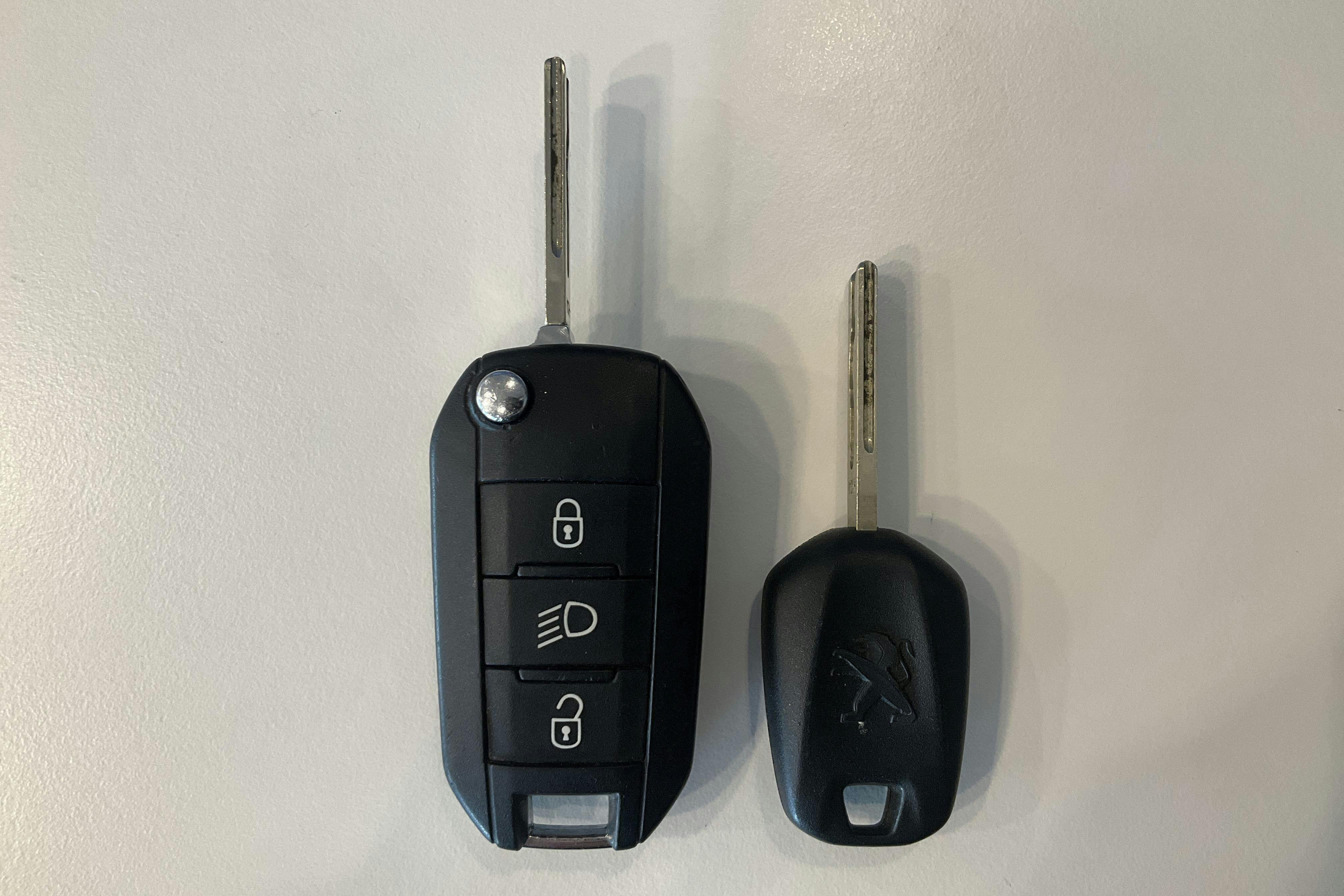 Vehicle Image 15
