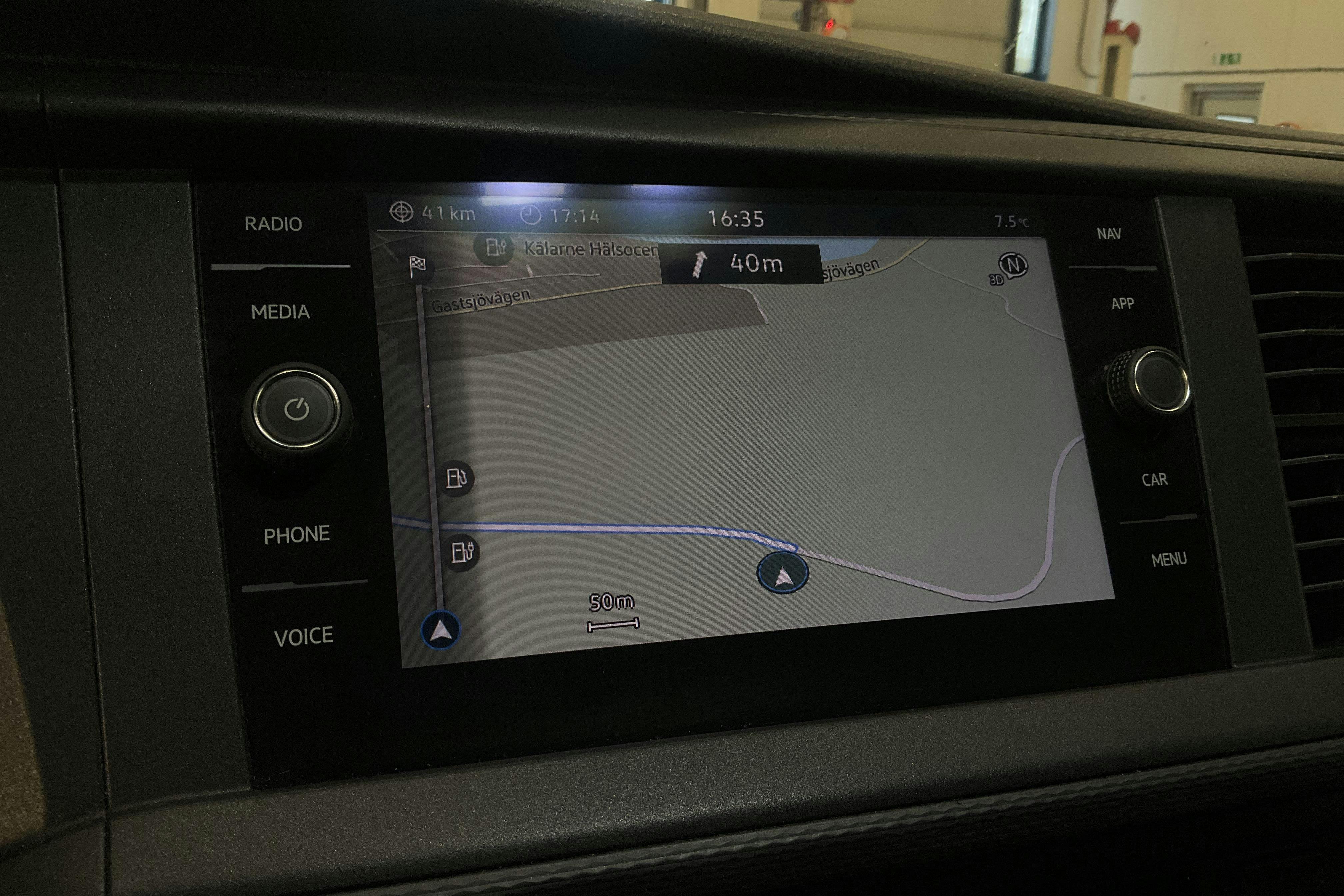 Vehicle Image 12
