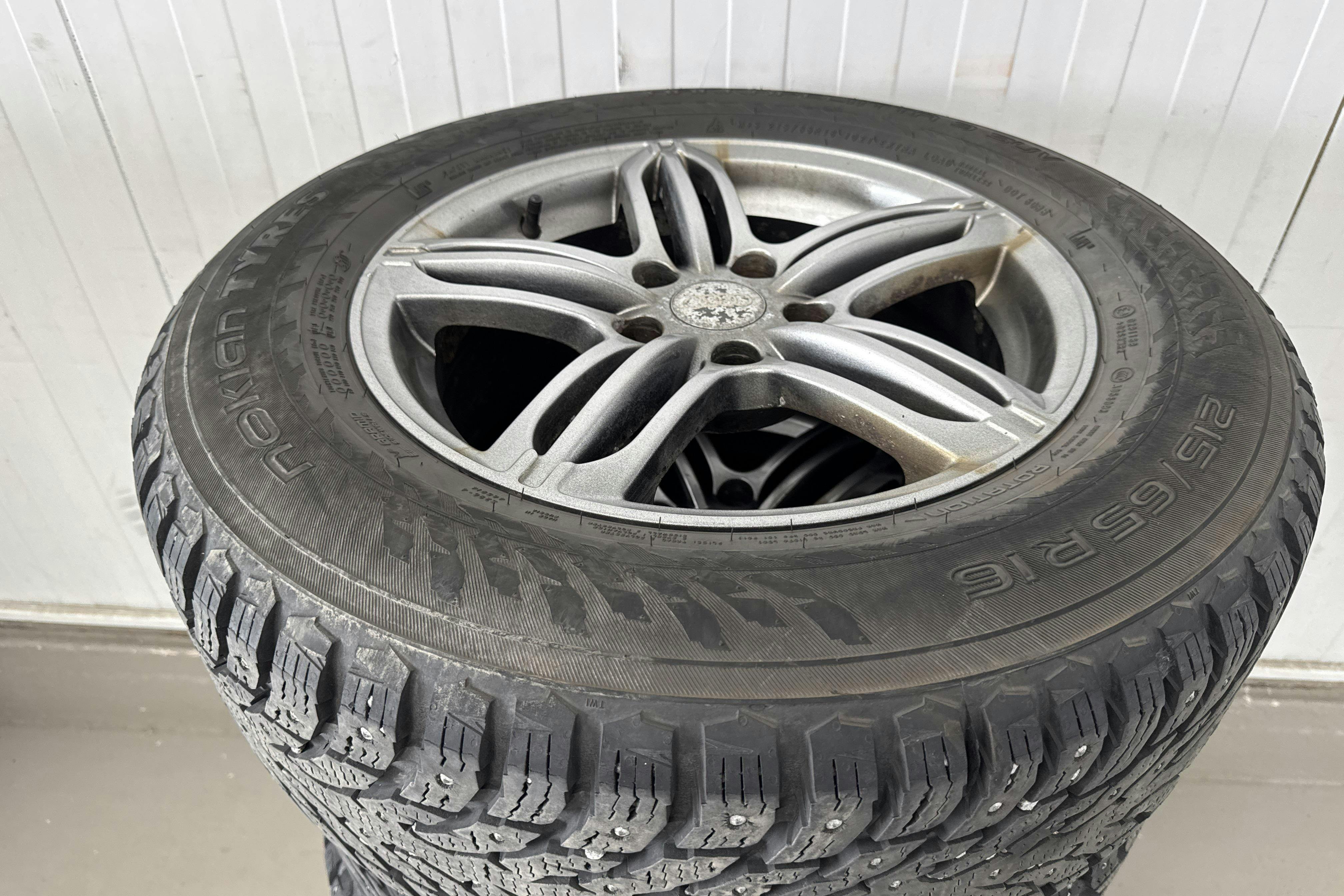 Vehicle Image 14