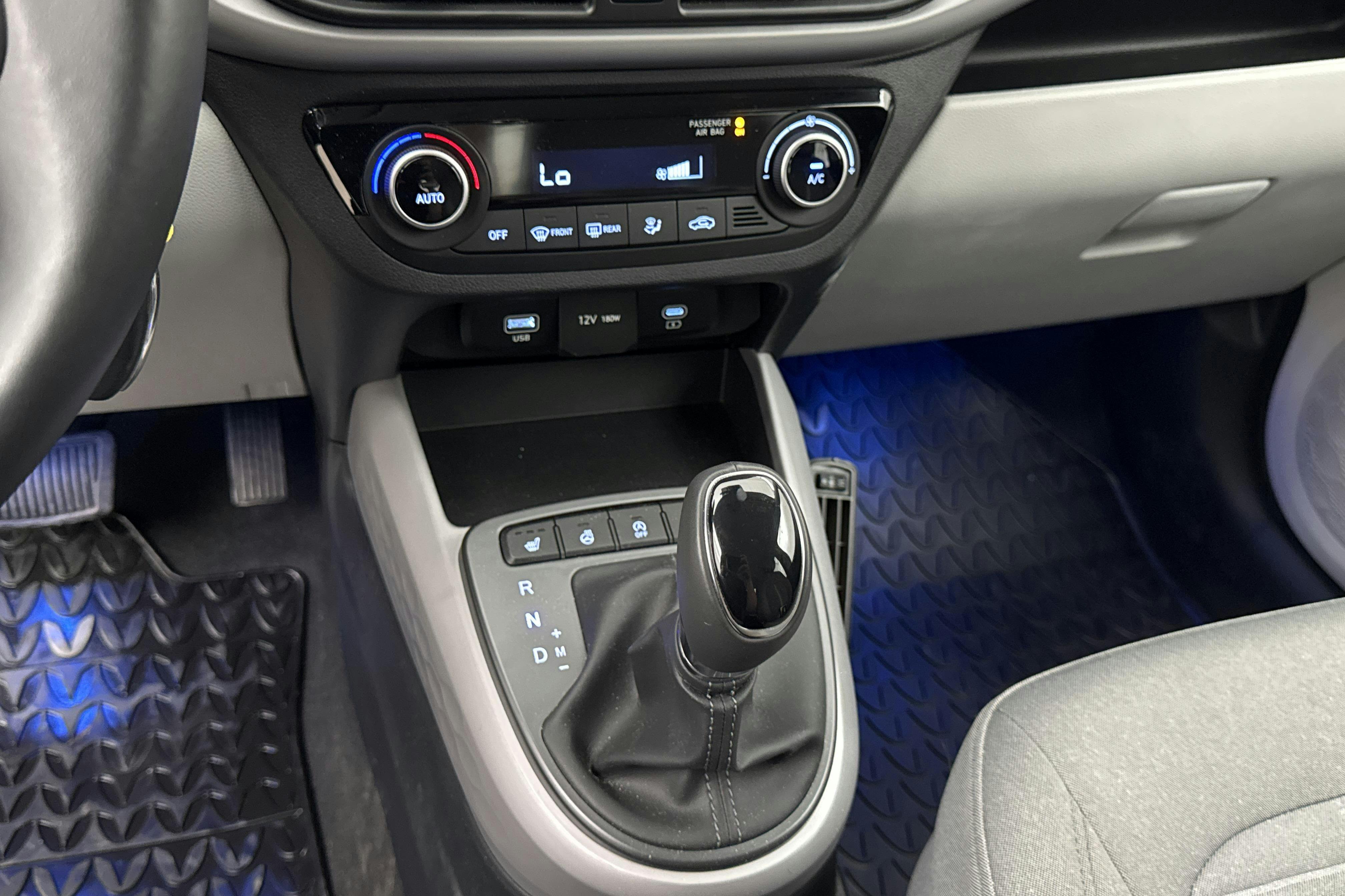 Vehicle Image 14