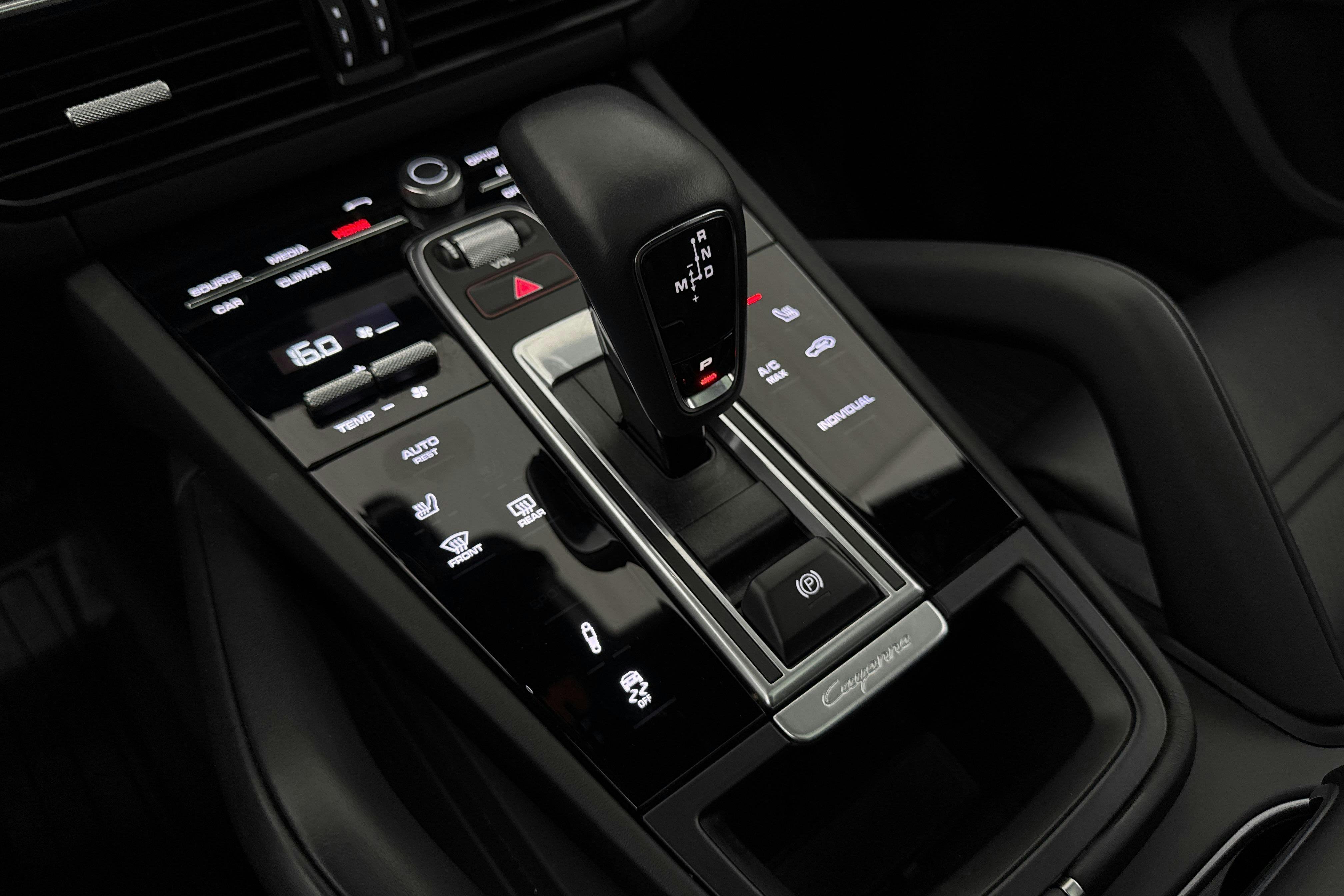 Vehicle Image 19