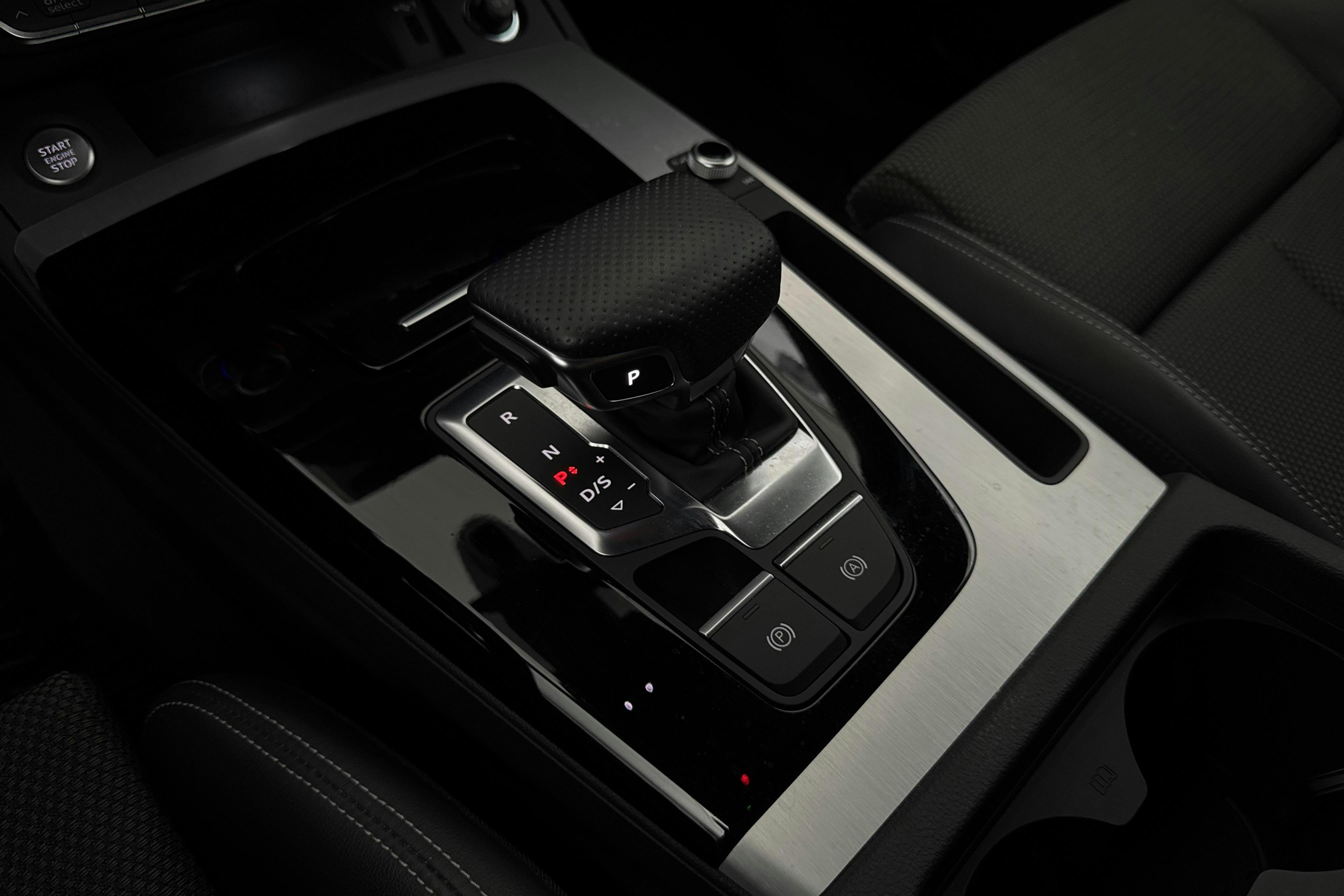 Vehicle Image 15
