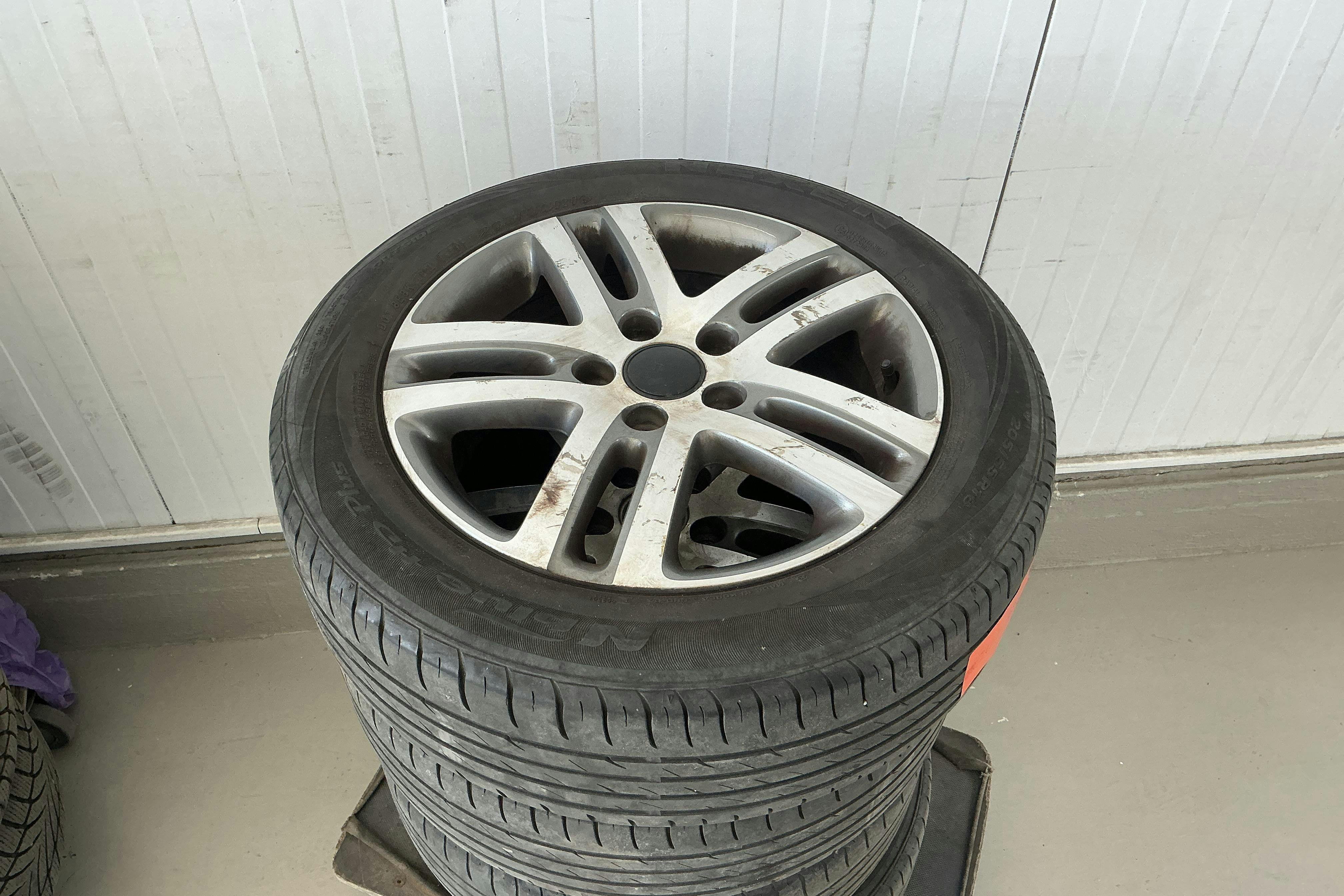 Vehicle Image 17