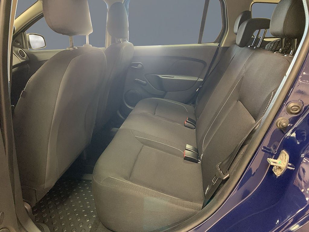 Vehicle Image 7