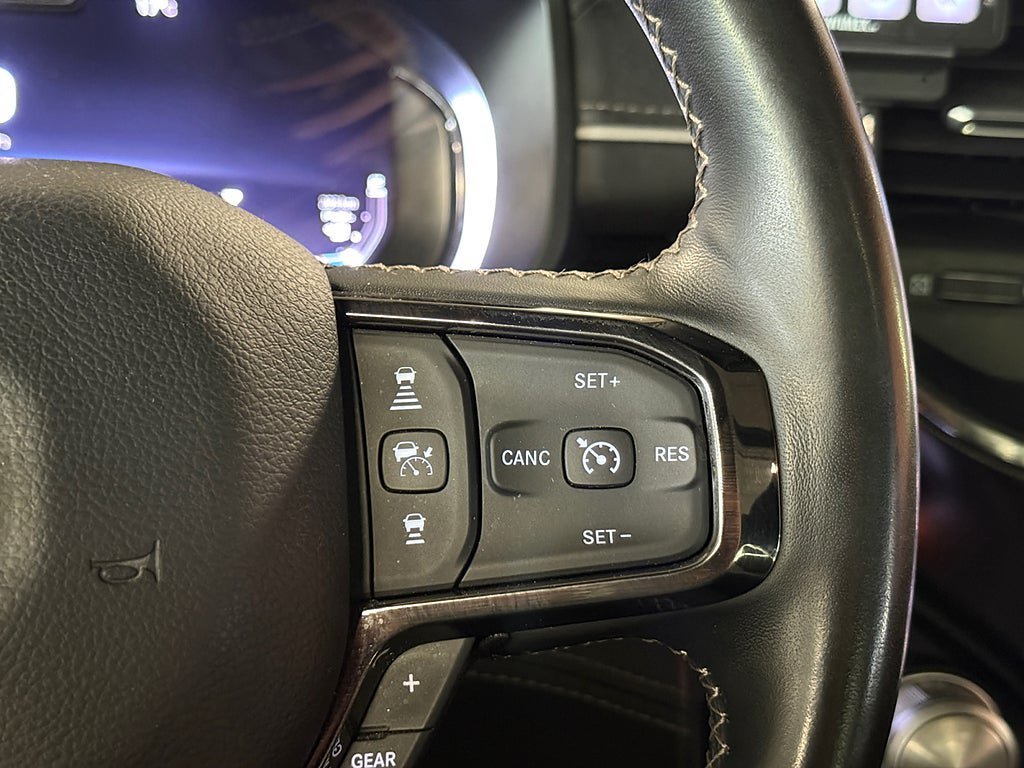 Vehicle Image 26