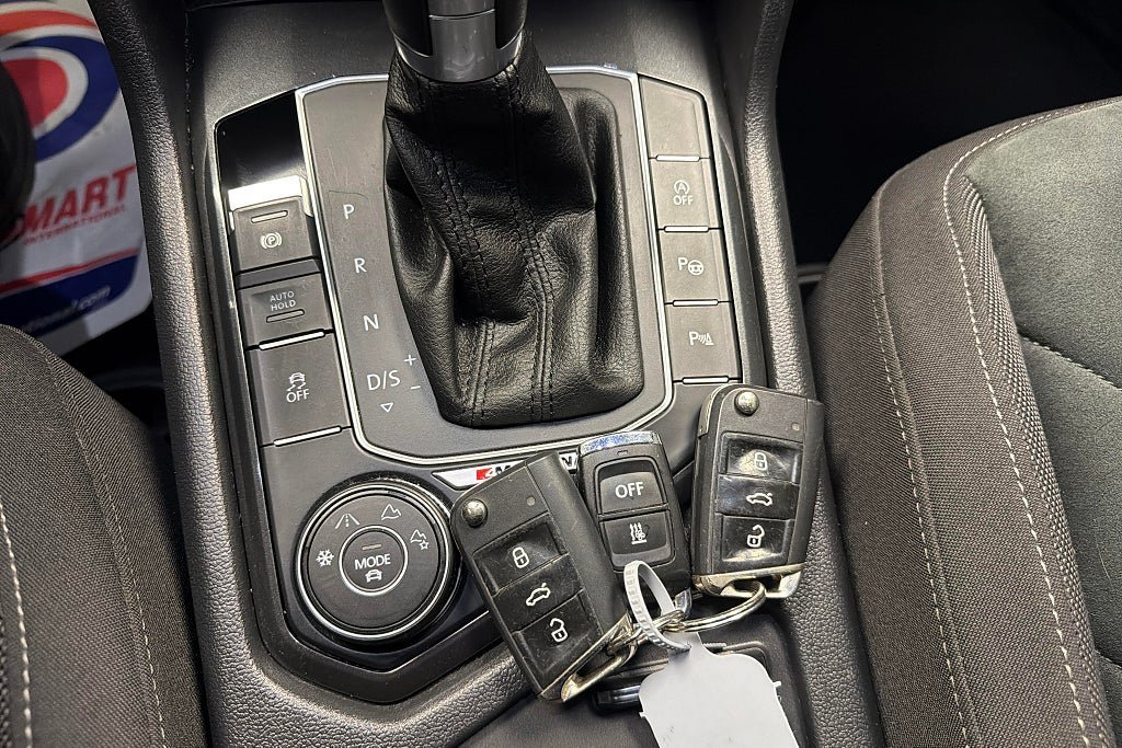 Vehicle Image 21