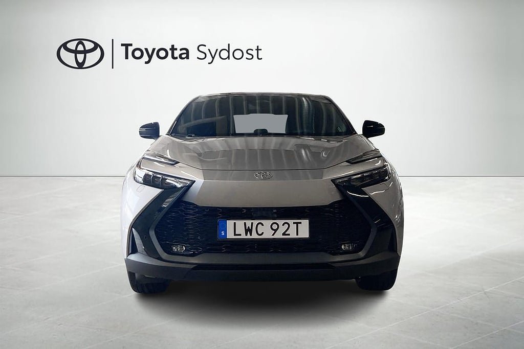 Vehicle Image 6