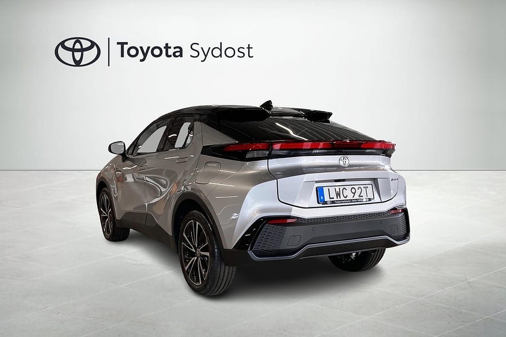 Vehicle Image 13