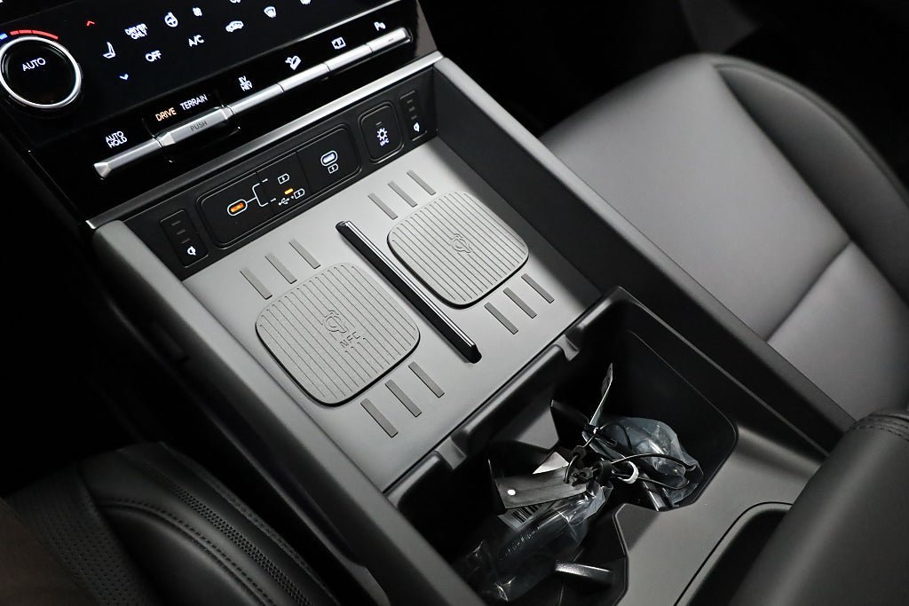 Vehicle Image 24