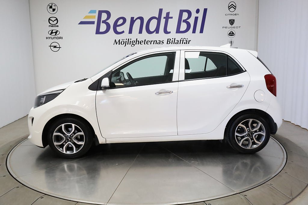 Vehicle Image 6