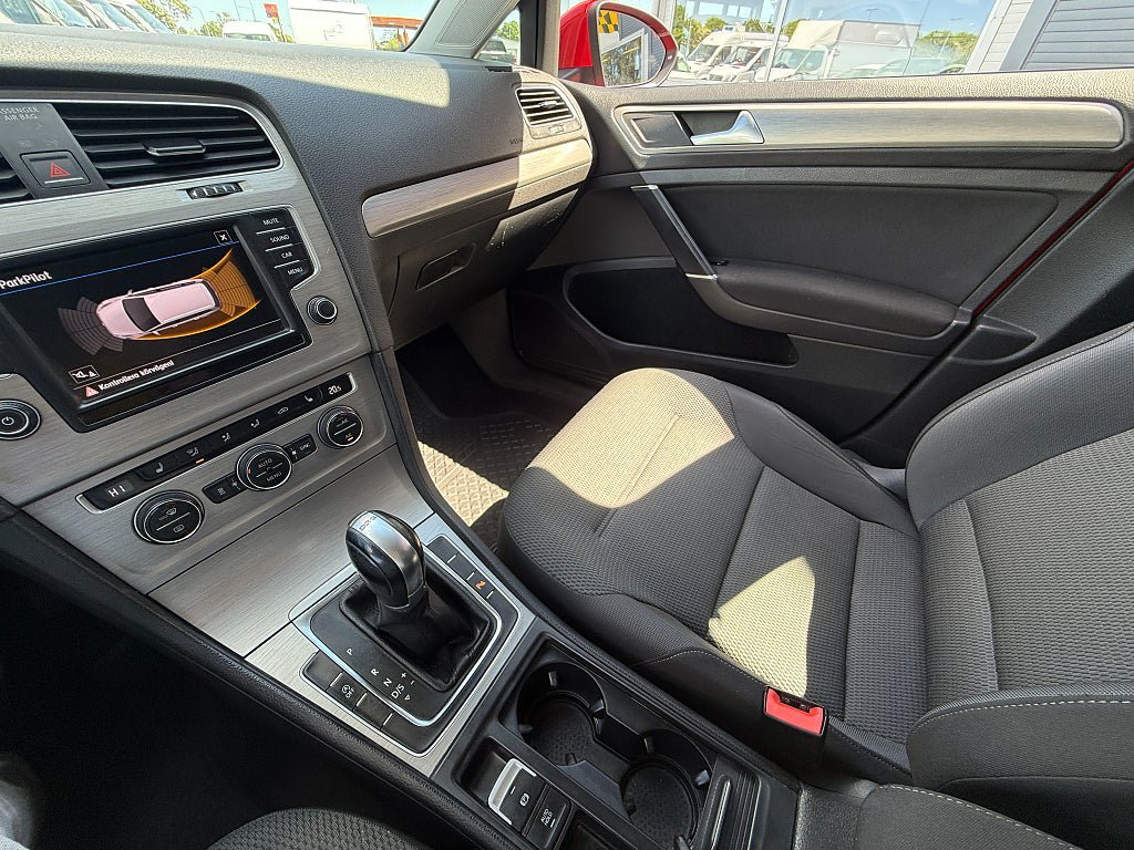 Vehicle Image 16