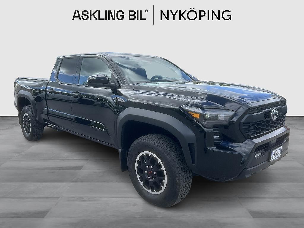 Vehicle Image 12