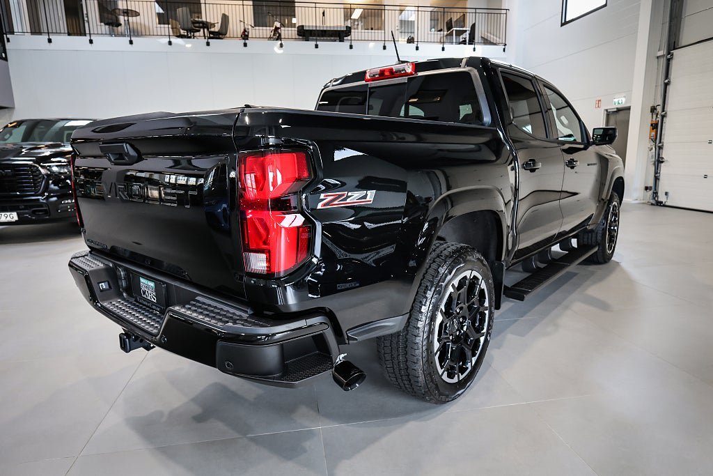 Vehicle Image 8