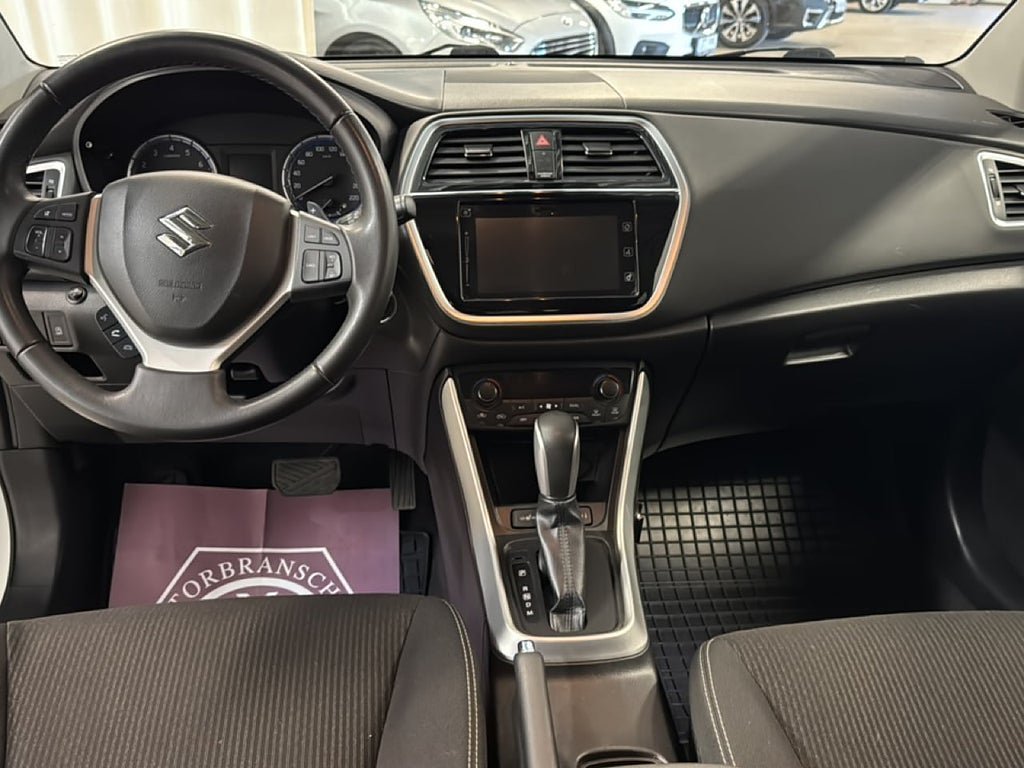 Vehicle Image 8