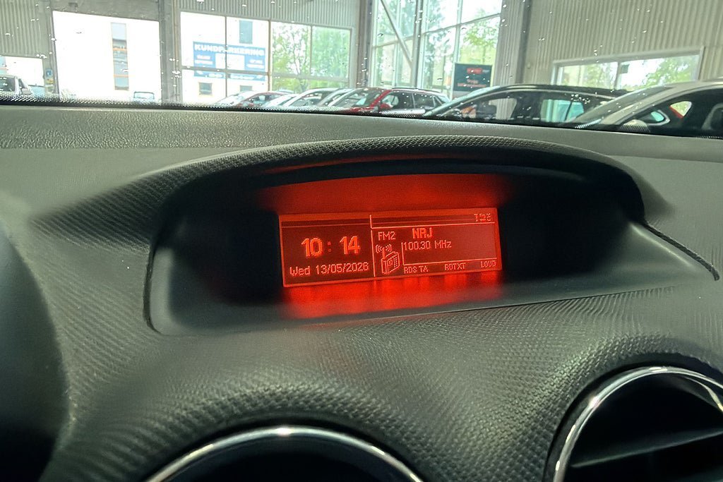 Vehicle Image 13
