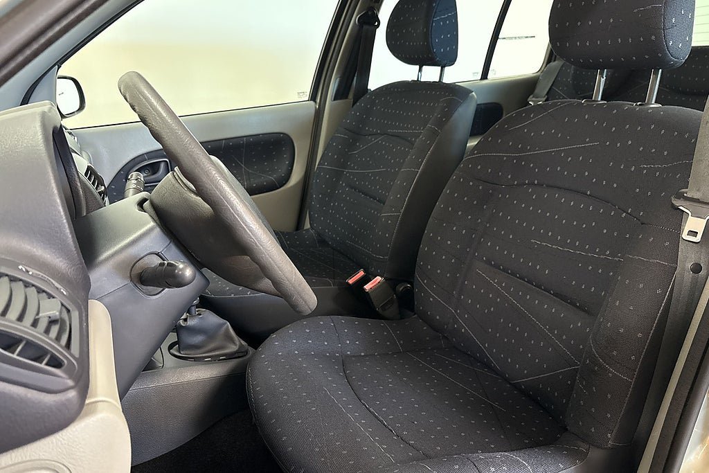 Vehicle Image 11
