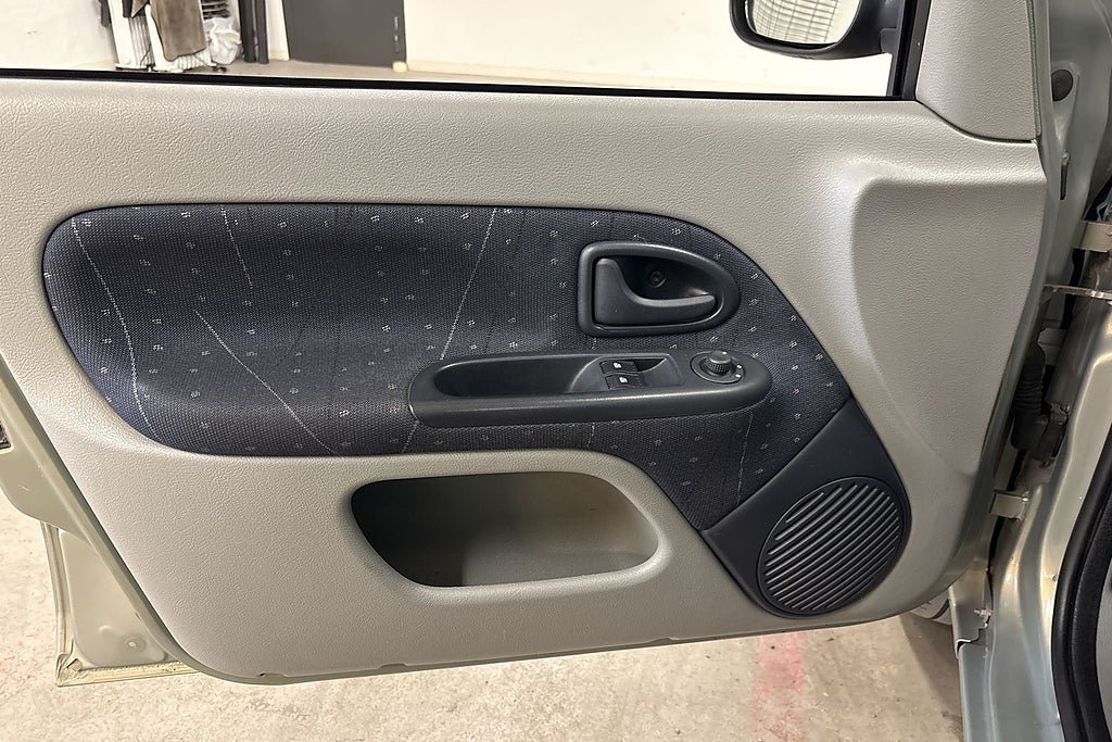 Vehicle Image 17