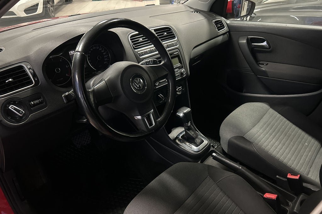 Vehicle Image 9