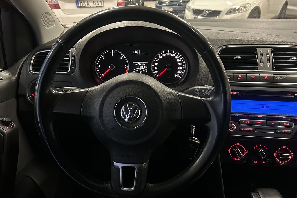 Vehicle Image 12
