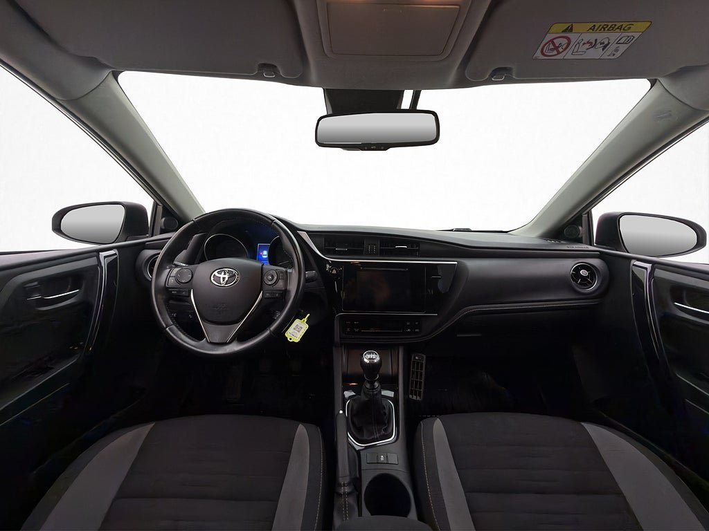 Vehicle Image 12