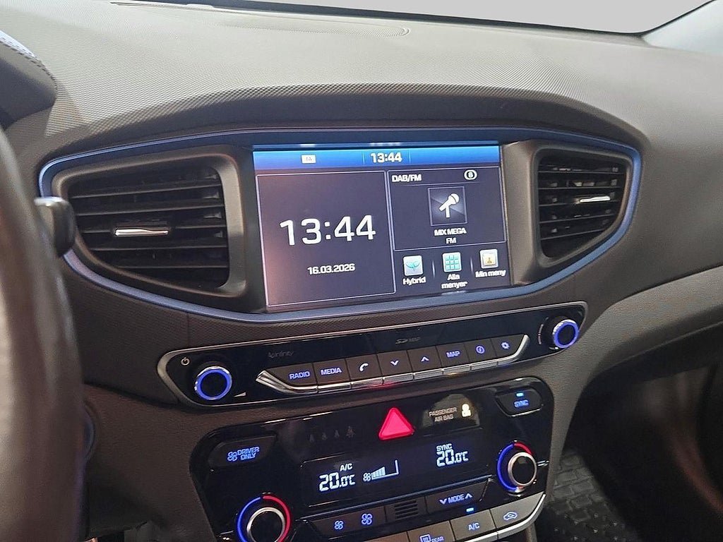Vehicle Image 15