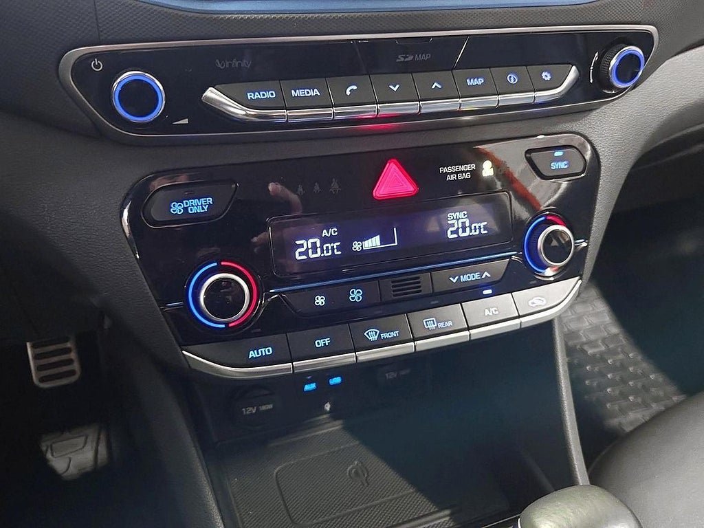 Vehicle Image 16