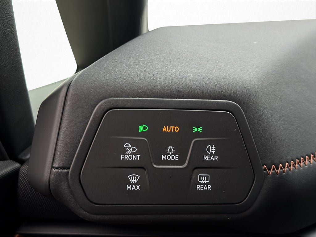 Vehicle Image 26