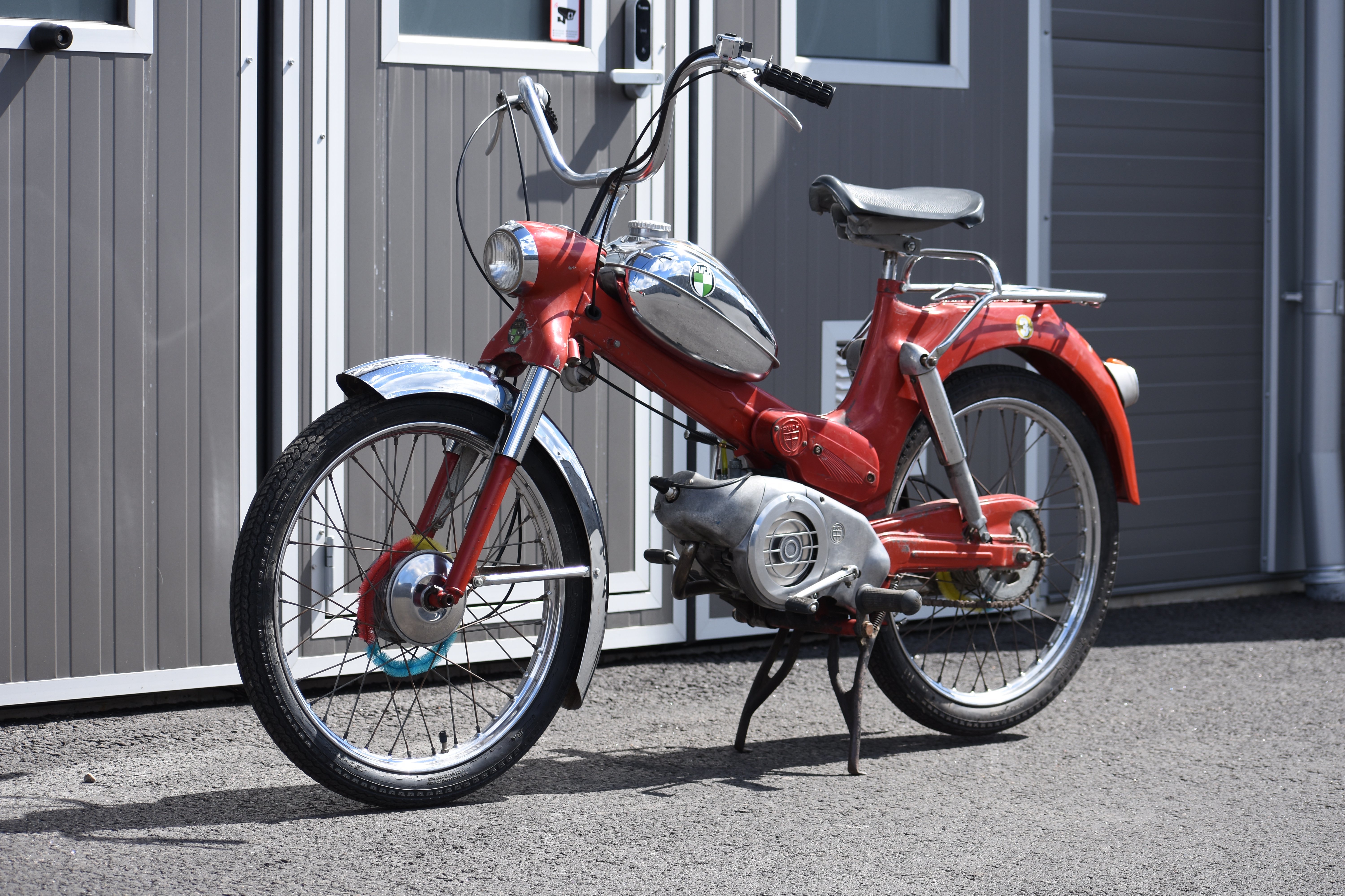 Vehicle Image 12