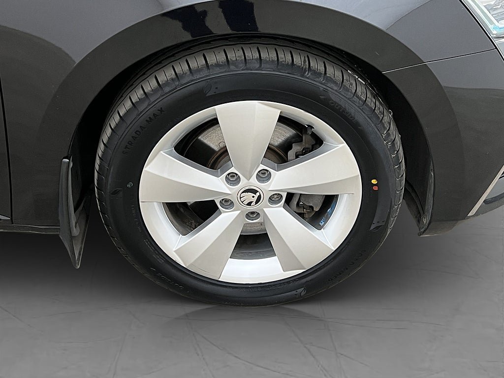 Vehicle Image 30